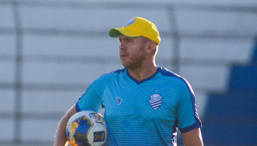 CSA confirma saída de treinador para time da Série A do Brasileirão