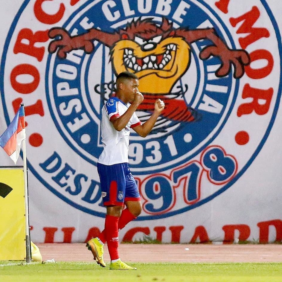 BAIANO: Bahia vence e volta ao G4; Fluminense perde e espera milagre