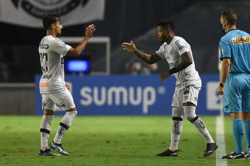 PAULISTÃO: Santos e Corinthians vencem; Palmeiras tropeça de novo