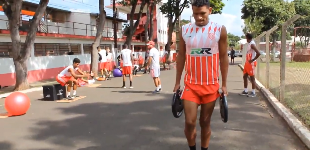 Norusca realiza treinamentos físicos - Foto: Reprodução / TV Norusca