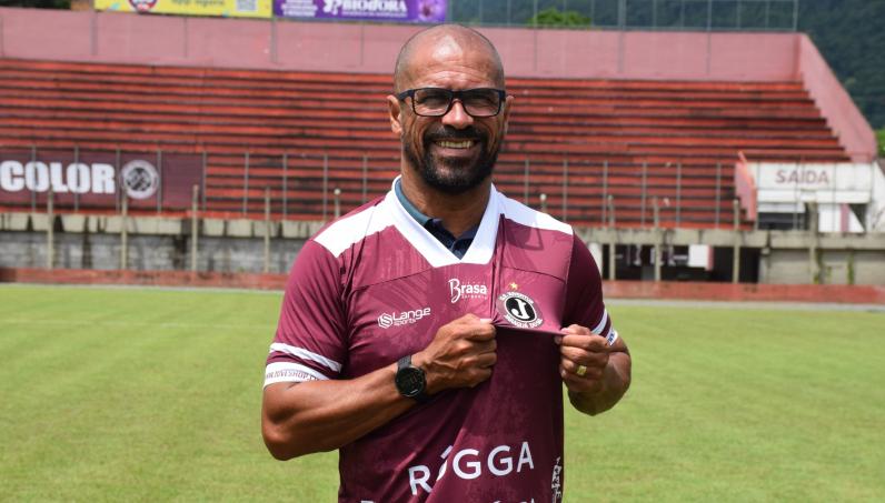 Com dedo do técnico Pingo, Juventus-SC busca classificação antecipada