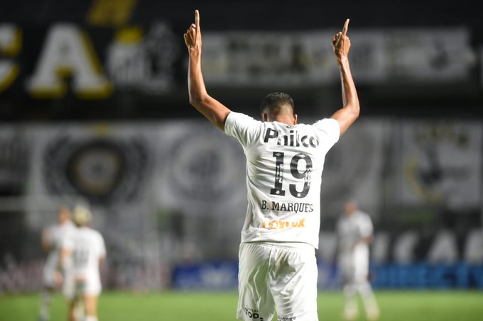 Clubes brasileiros aumentam número de patrocinadores durante pandemia de covid-19