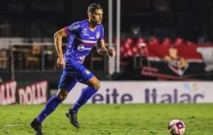 Destaque do São Caetano, zagueiro está na mira do Vasco da Gama