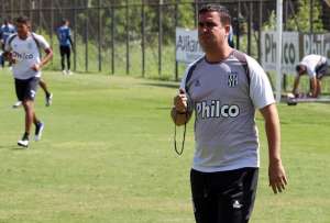 Técnico reconhece noite infeliz da Ponte e ainda sonha com a classificação