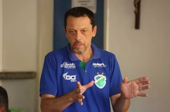 Técnico do Altos que fez trabalho histórico no clube pede para sair