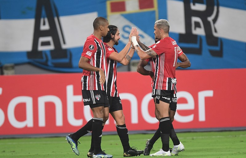 LIBERTADORES: São Paulo e Flamengo salvam noite ruim brasileira na Fase de Grupos