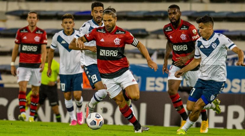 Diego tentou manter a calma do time diante das provocações argentinas