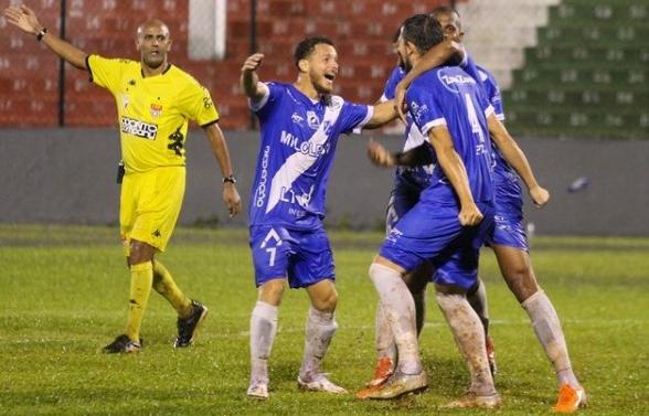 Paulista A2: Árbitro relaxa xingamentos e ironia de dirigente: “Você é fraco”