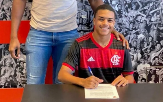 Gigante carioca acerta a contratação de joia da base do Goiás