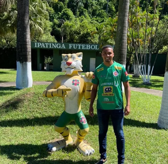 Atacante ex-Fluminese é anunciado pelo Ipatinga