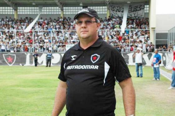 Piauiense: Altos age rápido e acerta com técnico Marcelo Vilar