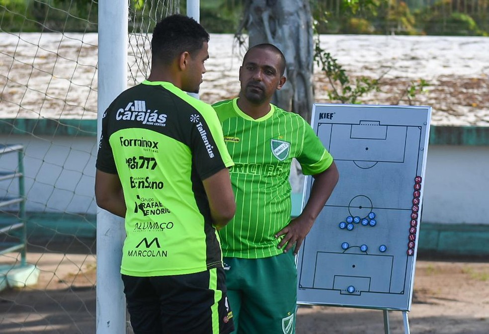 Alagoano: Murici apresenta técnico que estava em rival do estadual