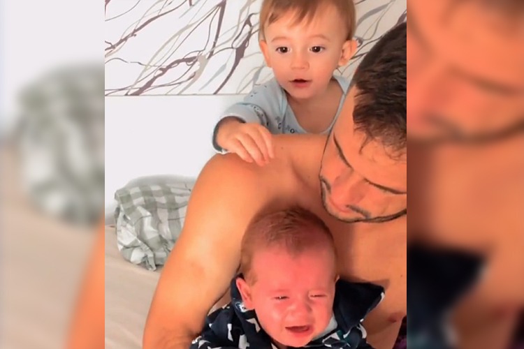 Filho mais novo de atacante do Santa Cruz tem alta após bronquiolite aguda e Covid-19