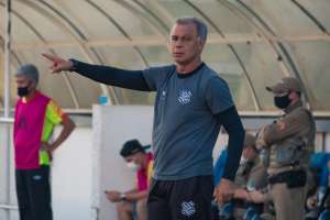 Mesmo após eliminação no Catarinense, técnico avisa que não irá deixar o Figueirense