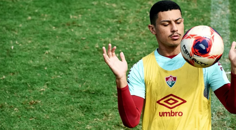 Volante do Fluminense pode pintar em rival estadual na temporada 2021