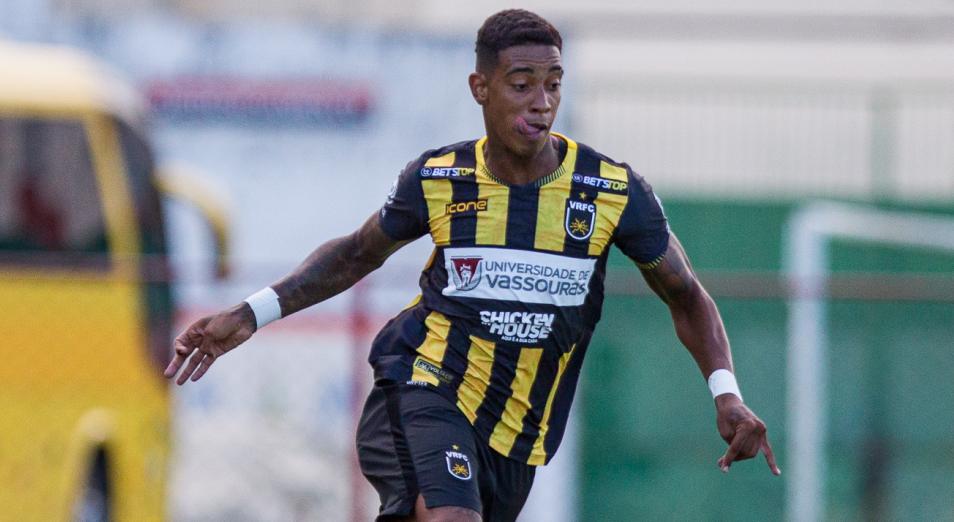 Em boa fase no Volta Redonda, Alef Manga projeta título: ‘Sempre quero algo a mais’