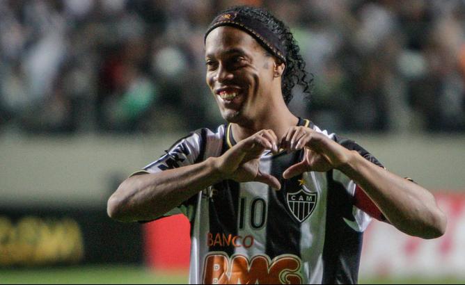 Ronaldinho Gaúcho faz acordo milionário com o Atlético-MG
