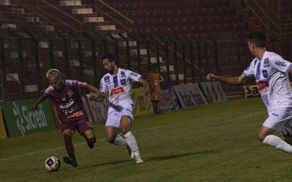 Rio Claro ganhou do Sertãozinho no Frederico Dalmaso (Foto: Luciano André/Sertãozinho)