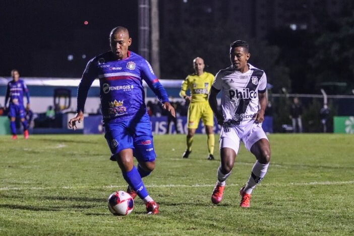 Walter ainda não marcou pelo São Caetano (Foto: Leonardo Lima/AD São Caetano)
