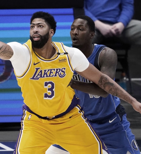 NBA: Anthony Davis volta após 30 jogos, mas Lakers perdem dos Mavericks