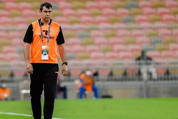 Ex-treinador do Corinthians tem futuro indefinido e recebe sondagens