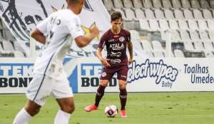 Com vaga ameaçada, Ferroviária tem mudanças contra o RB Bragantino