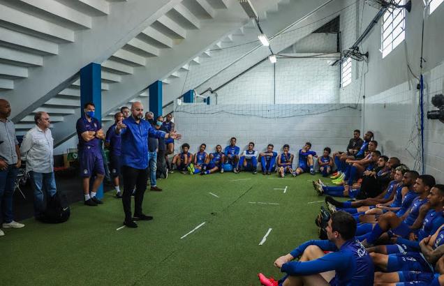 Paulistão: Por falta de salário, jogadores pedem para deixar o São Caetano