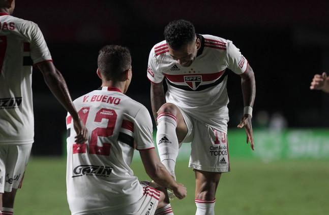 Fazendo excelente trabalho, Crespo mantém cautela no São Paulo: ‘Falta muito’