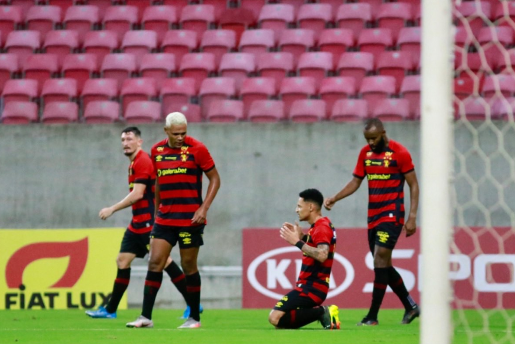 PERNAMBUCANO: Sport vence o Retrô e praticamente se garante na semifinal