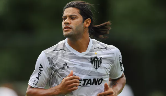 Em tom de desculpas, atacante do Atlético Mineiro dispara: ‘Respeito o Cuca’