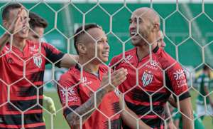 GOIANO: Atlético-GO abre vantagem sobre o Goiás; Aparecidense e Vila Nova também vencem