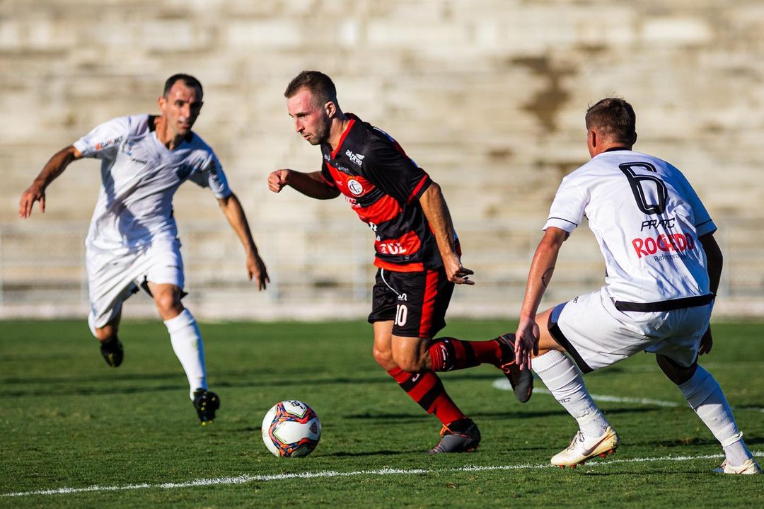 PARAIBANO: Campinense sofre, mas vence o Nacional