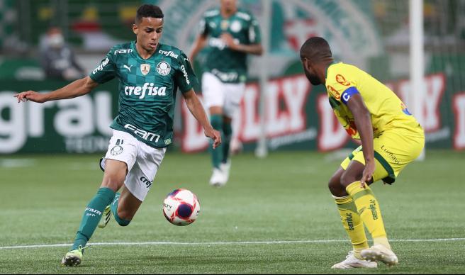 Palmeiras exagerou na escalação de garotos e perdeu. Foto: César Greco