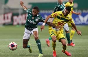 Auxiliar de Abel Ferreira vê derrota injusta e diz que Palmeiras merecia vitória