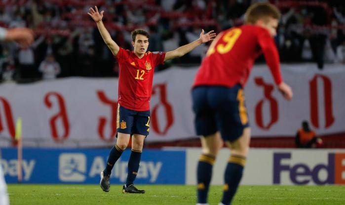 Barcelona fica próximo de anunciar jovem zagueiro de gigante inglês