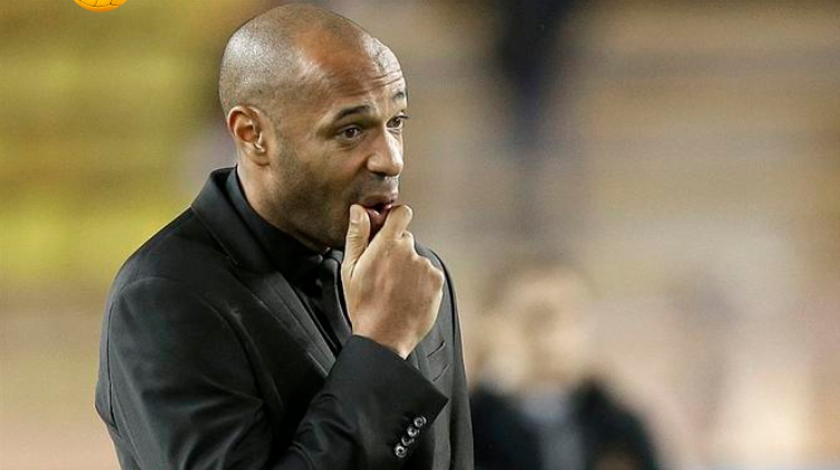 Três das maiores lendas do Arsenal estão interessadas em comprar o clube