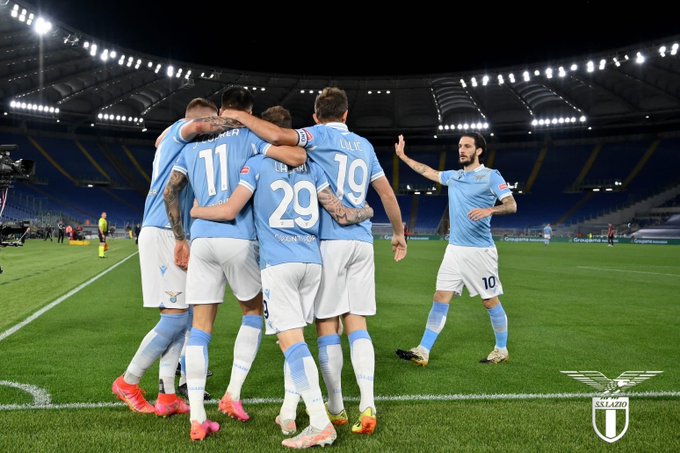 ITALIANO: Lazio derrota o Milan e o Napoli vence o Torino