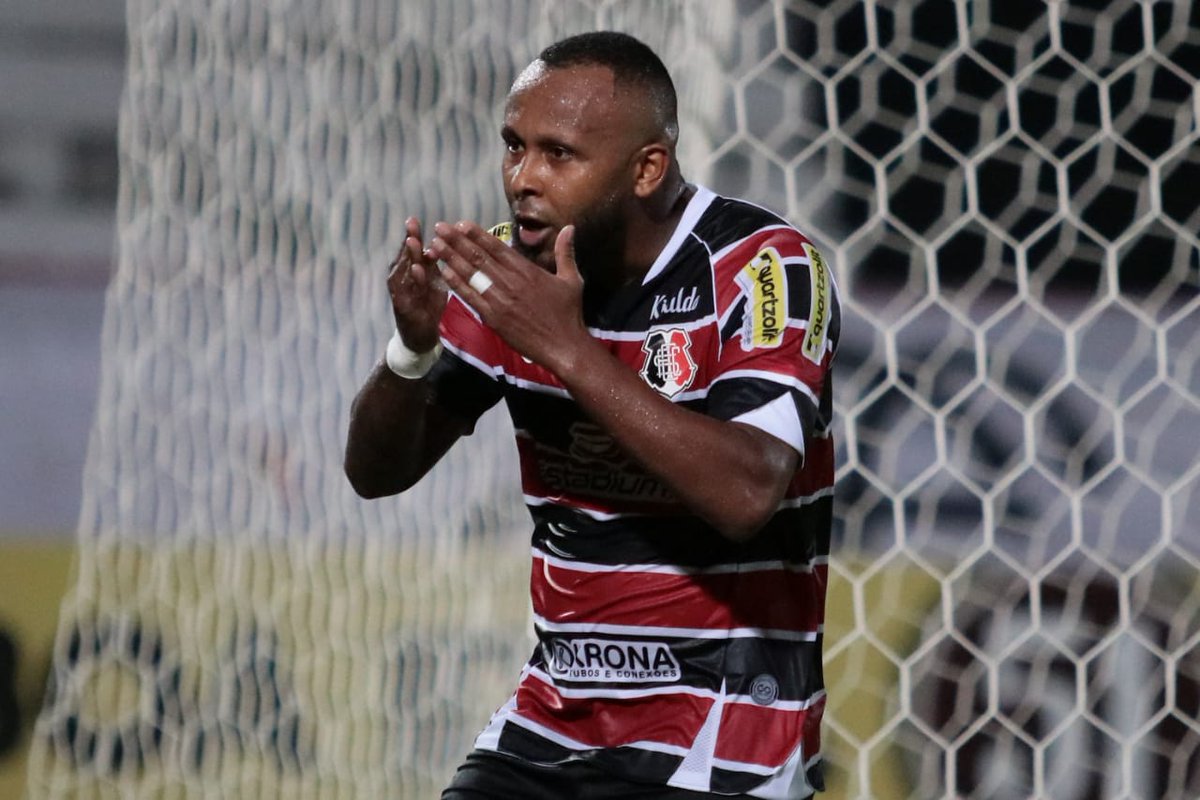 Ex-Ponte Preta, meia do Santa Cruz pode pintar em clube da Série C