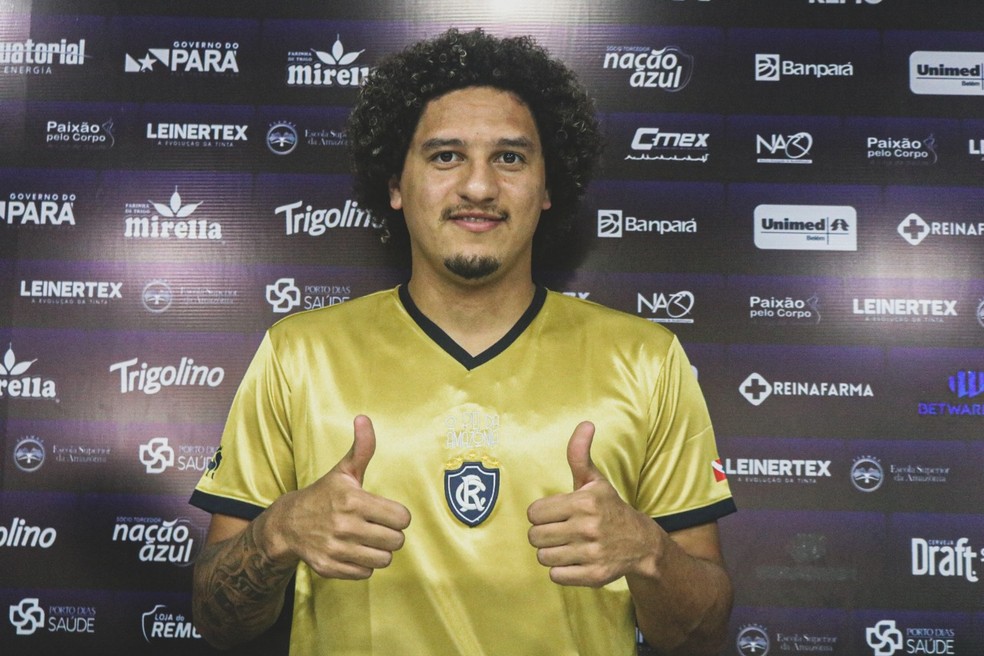 Ex-mulher de meia do Remo cobra pensão através das redes sociais