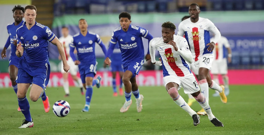 Jogo entre clubes europeus é paralisado para atletas quebrarem jejum do Ramadã