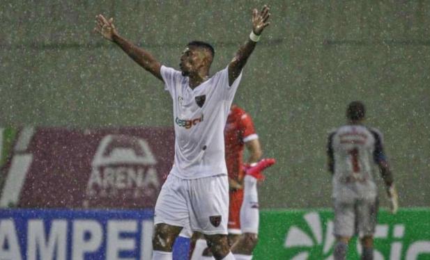 Paulista A2: Lateral projeta sequência no Oeste: ‘Mostrar o que sou capaz’