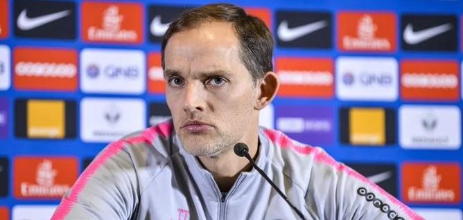 Técnico do Chelsea aponta erros de atacante e lamenta: “Isso não ajuda”