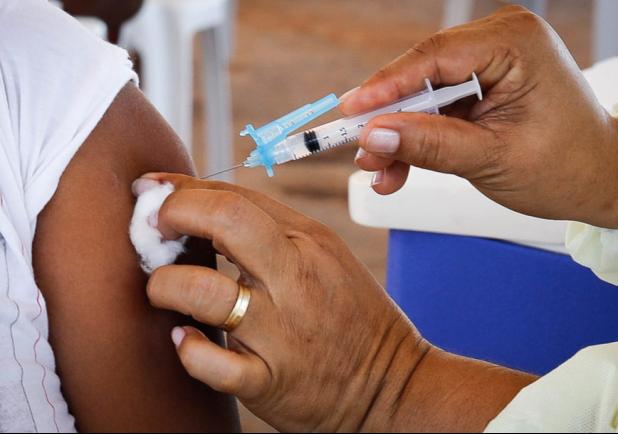 Governo e COB planejam vacinação de atletas e credenciados para Jogos Olímpicos