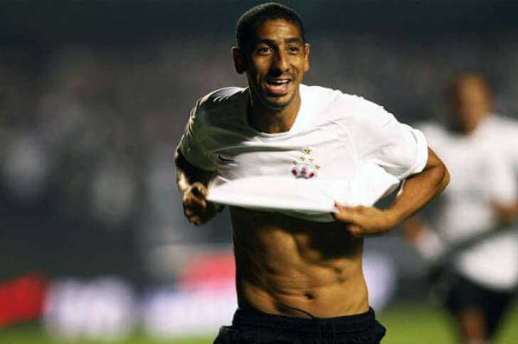 Uruguaio “cutuca” Corinthians antes de jogo contra o Peñarol-URU