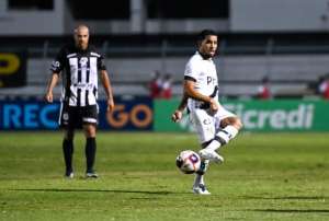 Paulistão: Alvo da torcida, lateral perde a titularidade na Ponte