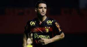 Ídolo do Fluminense ajuda e Paraná arrecada R$ 10 mil para cuidar do gramado