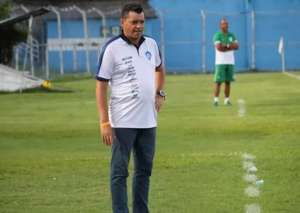 Vice-líder do Capixabão anuncia saída de treinador após derrota