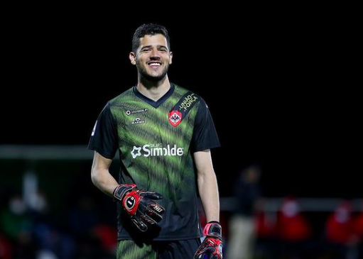Goleiro brasileiro do Oliveirense entra na mira de grandes de Portugal