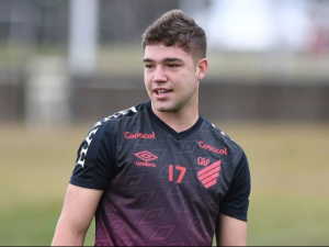 Cruzeiro se aproxima de contratação de atacante do Athletico-PR