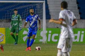 Paulista A2: Ferreira comemora vitória do Taubaté e projeta retomada